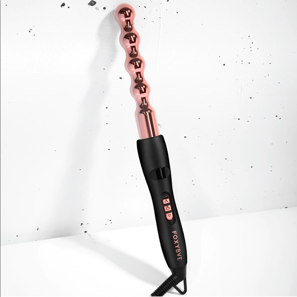 **NEW IN BOX** ROSE GOLD PEARL CURLING WAND